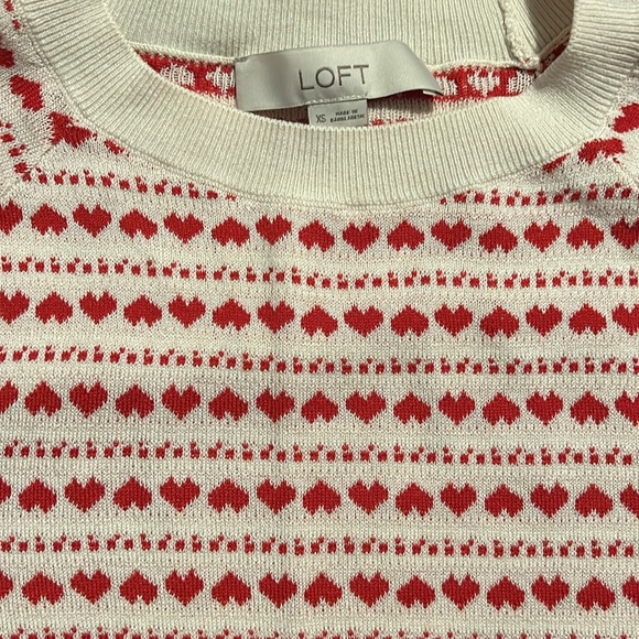 Loft Heart sweater, XS - Picture 2 of 3